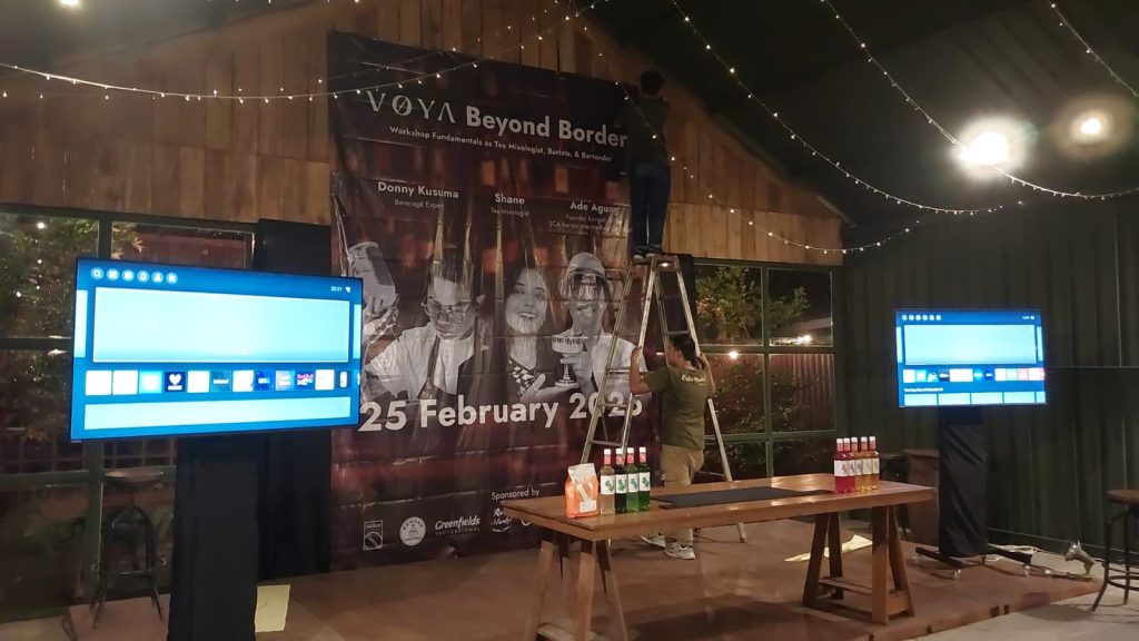 "Layanan penyewaan TV profesional di Mojokerto, Malang, dan Surabaya dengan pilihan ukuran hingga 85 inch."