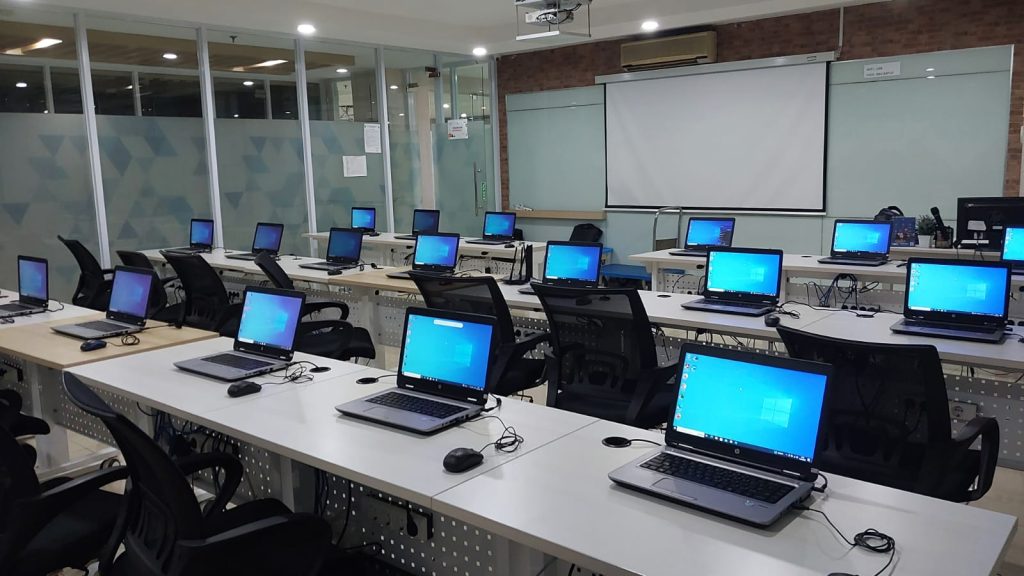 Sewa Laptop Surabaya