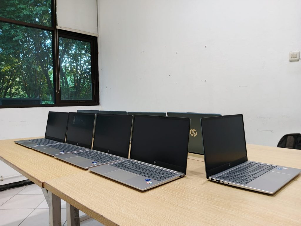 Pilihan laptop berbagai merek untuk disewa secara tahunan